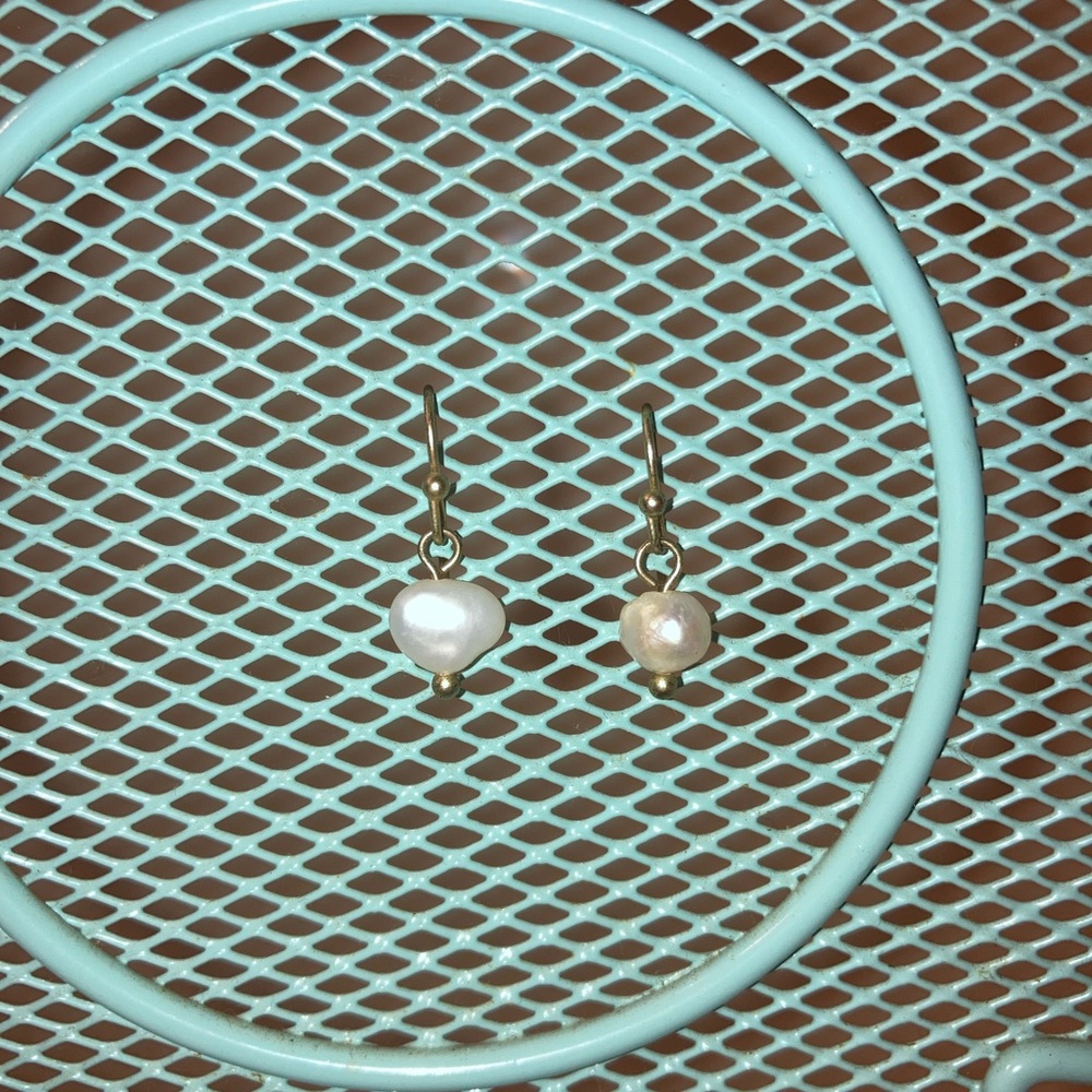 pearl dangle earrings!!